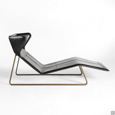 Romea moderne Chaiselongue aus Metall und Kernleder mit optionalem Kissen. Zeitloses Design