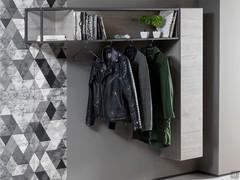 FreeHand 10 Garderobenschrank - Garderobe, offene Fächer mit Bücherregal und Flügeltür Hängeschrank