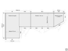 Schematische Darstellung und Abmessungen einer Wide-Komposition mit einem Drehtür Eckmodul, einem linearen Drehtür Modul mit zwei Türen und, rechts schließend, einem schrägen Wide-Endmodul