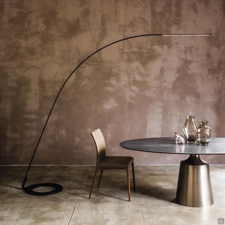 Lampo Bogenlampe aus Metall im schlichten Design von Cattelan 