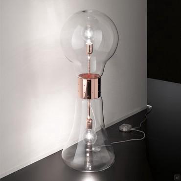 Edi Glas Lampe mit Glühbirne-Form. Verbindungselement in Kupfer