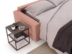 Noah Slim Sofa mit Schlaffunktion. Die Matratze ist 13 cm hoch