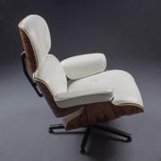 Sessel Eames aus Leder