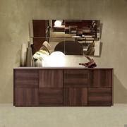 Genialer Holzsideboard, ideal für das Esszimmer 