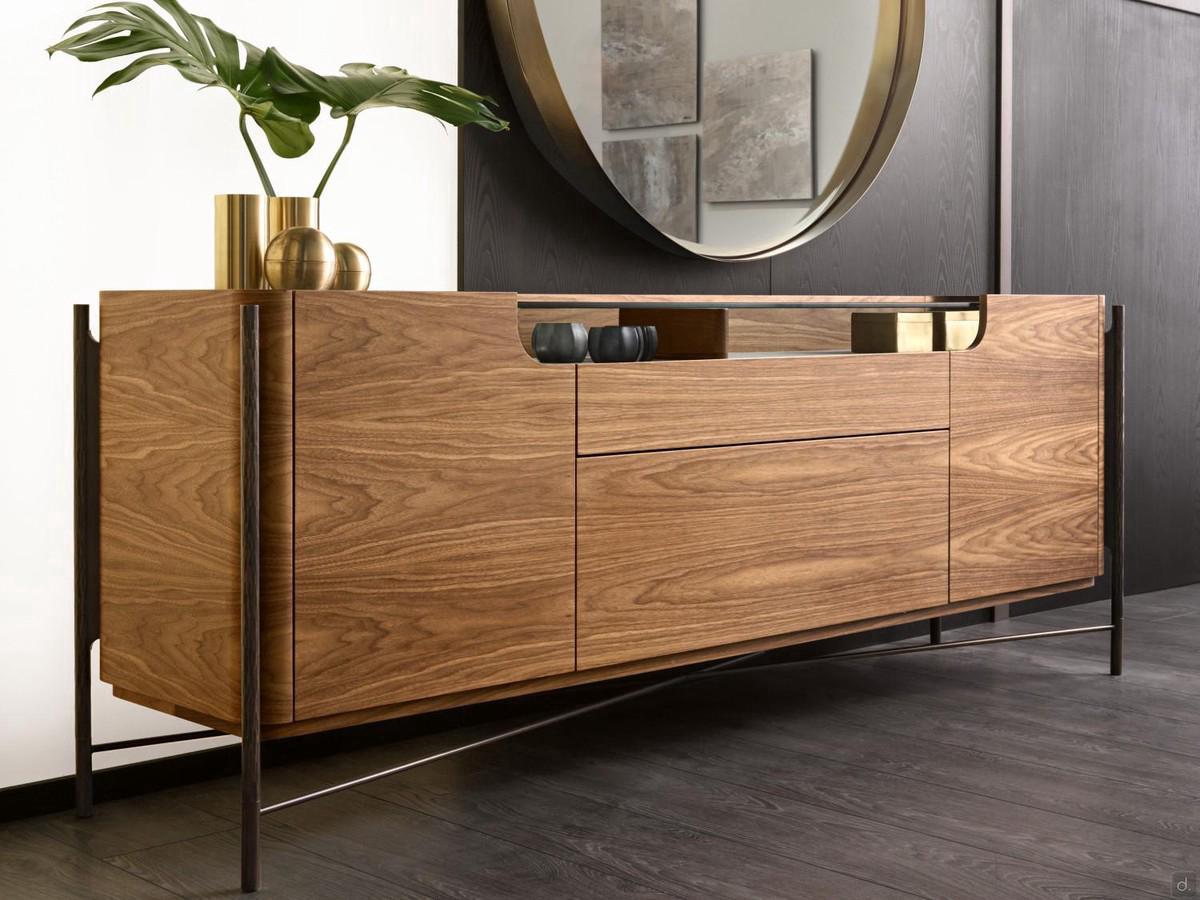 Sideboard aus Holz mit hohen schmiedeeisernen Füßen Shanghai von Cantori in der Ausführung mit Glasplatte und offenem Fach