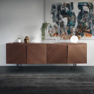 Designer-Sideboard mit skulpturalen Stella-Türen