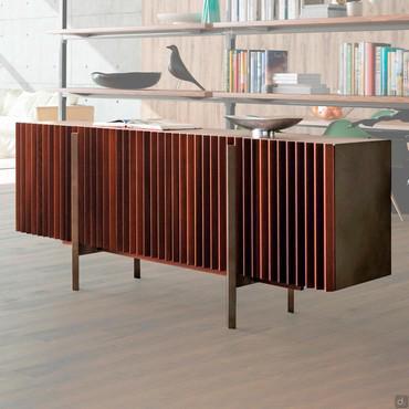 Modernes Holz-Sideboard mit Virtuo- Lattentüren