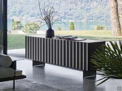 Dorian Sideboard von Bonaldo in der 3-türigen Version, alles in mattem Blei