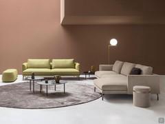 Modernes Wohnzimmer mit linearem 2/3-Sitzer-Sofa Jude und Sofa Jude mit Chaiselongue