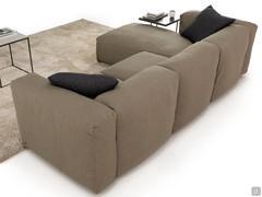 Ansicht von hinten des Sofas Softly in Stoff