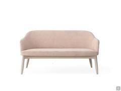 Sophos modernes Sofa mit Holzbeinen, geeignet für elegante Wohn- und professionelle Loungebereiche