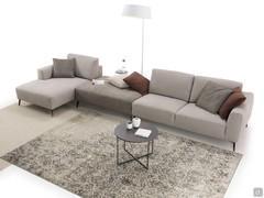 Modulares Stoffsofa Abbey, ideal für ein modernes Wohnzimmer.