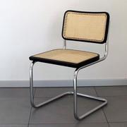 Cesca B32 Stuhl von Marcel Breuer- Sitz mit Profil aus schwarz lackierter Buche und Wiener Geflecht