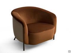 Bailey armchair with a large and comfortable padded seat