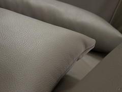 Detail of the headrest pad