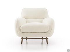 Front view of the armchair Venice, with rounded and harmonious shapes