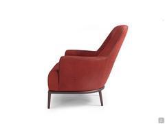 Side-view of the René armchair