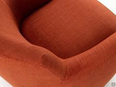 Detail of the curved and wrap around backrest