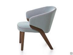 Side view of the lounge armchair Matilde