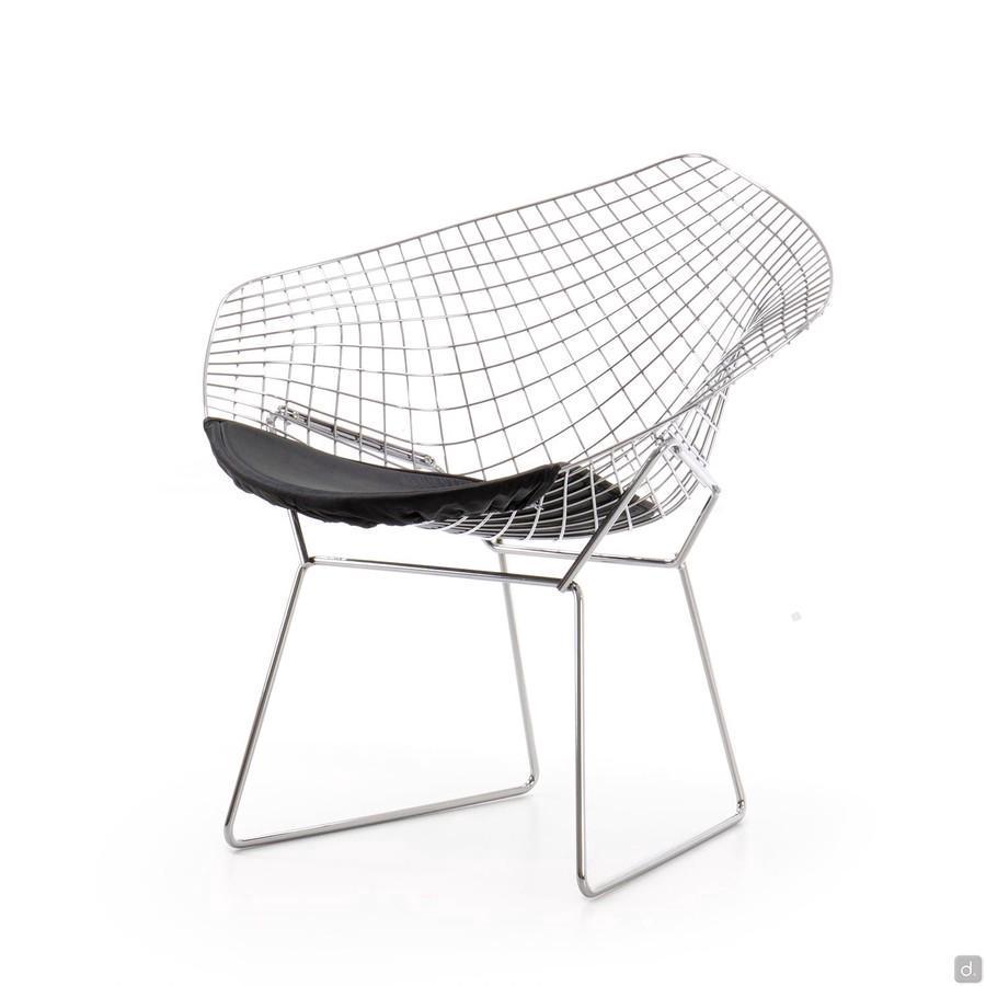 Wire Diamond armchair created by Harry Bertoia