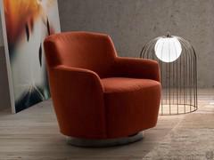 Yoko compact armchair with armrests with chrome-plated metal swivel base and removable fabric cover