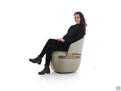 Proportions and seating ergonomics of the Velis swivel chair