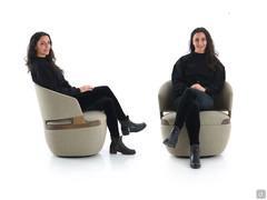 Proportions and seating ergonomics of the Velis swivel chair