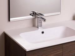 Console washbasin in matte white mineralguss, one of the most recognizable elements of the N96 composition