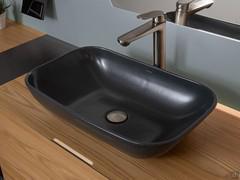 Countertop allround ceramic washbasin in matte anthracite color