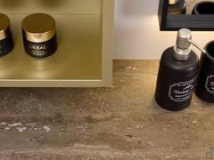 Exquisite material-colour combination of stone and metallic lacquer