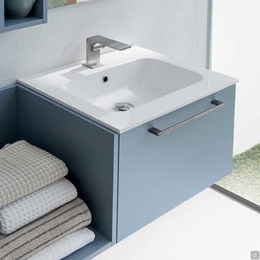 Atlantic Recessed wall-mounted bathroom vanity with basket drawer in H6 Jasmine matt lacquer and large cod.68 handle