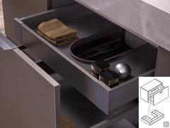 Optional shaped metal drawer, to make the best use of the space inside the h.37,5 or h.50 cm baskets