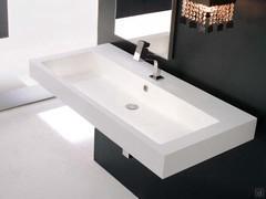 Matt white tekor wall shelf with large central basin