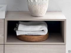 Another example of an Atlantic open base with reduced height (h.25 cm), ideal as a towel rack