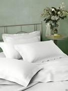 Linen set in pure white linen, custom-made for single, double and king-size beds