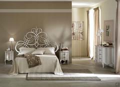 Cantori's Pascià bed ideal in elegant and luxurious settings