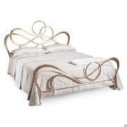 J'Adore classic bed with footboard