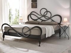 J'adore wrought iron bed by Cantori with a classic style revisited with a modern twist