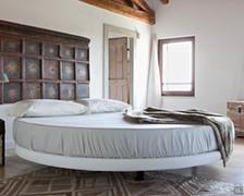 Record Bed in a sommier version without bedframe