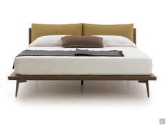 Ghibli double bed - version with high metal feet in burnish finish