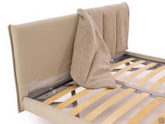 The cover on the Kilian bed can be removed easily thanks to the zips at the back of the headboard and between the headboard and the mattress