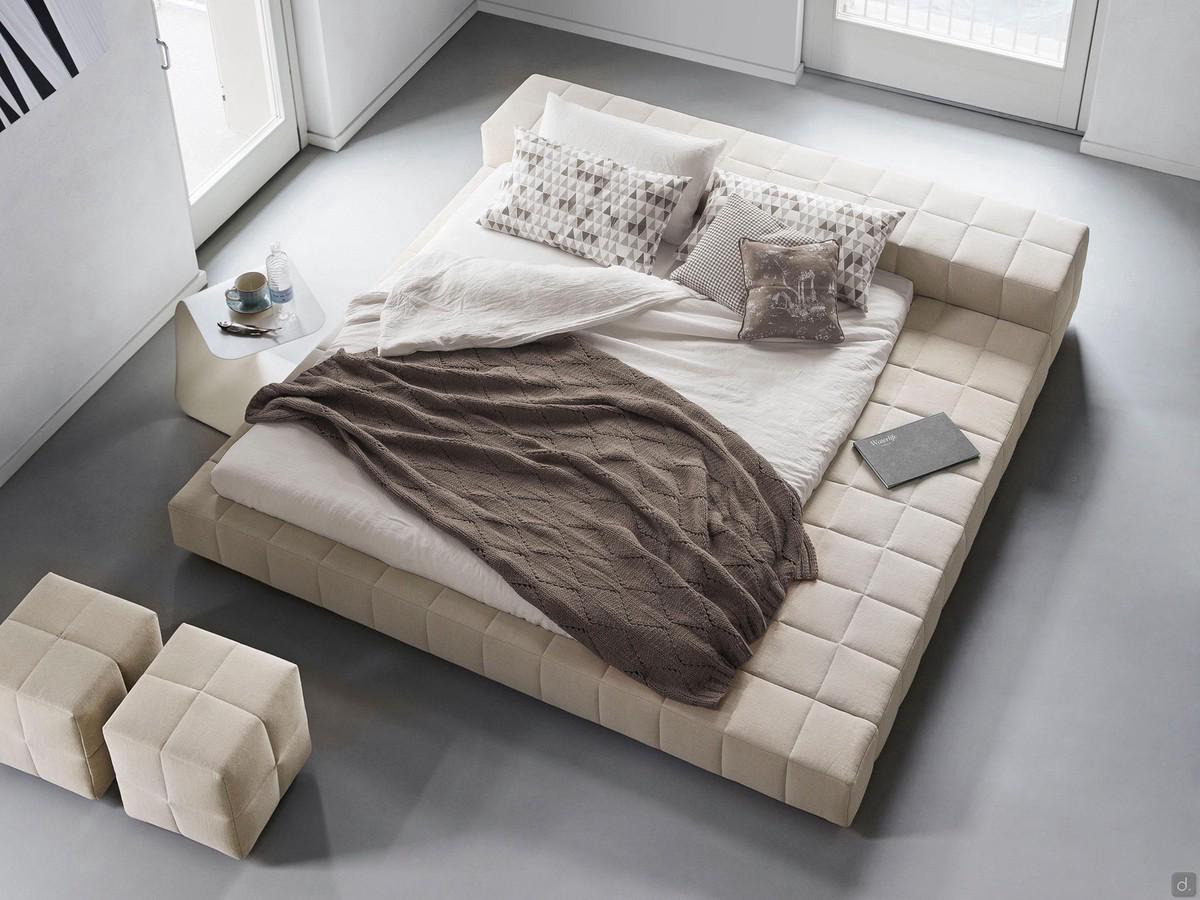 Design upholstered bed Squaring by Bonaldo, in different sizes and covers, also with side peninsula and deep headboard