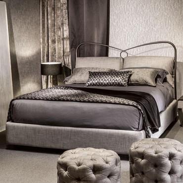 Iron bed with cushions St. Tropez by Cantori