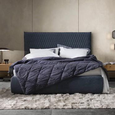 Letto imbottito con cuciture geometriche Alva