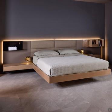 Wooden bed with California panelling