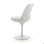 Designer living room chair inspired by Eero Saarinen's famous model