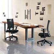 Office chair Expo Light in the operational model with height-adjustable armrests