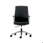 Office chair Maeva in the swivel and elevating model complete with armrests