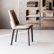 Belinda chair by Bonaldo is characterised by a nice wooden structure that makes a pleasant combination with the upper part