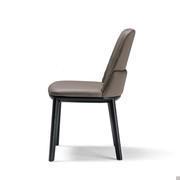 Belinda by Cattelan has a natural ashwood structure, walnut painted, oak painted or black open pore lacquered surface